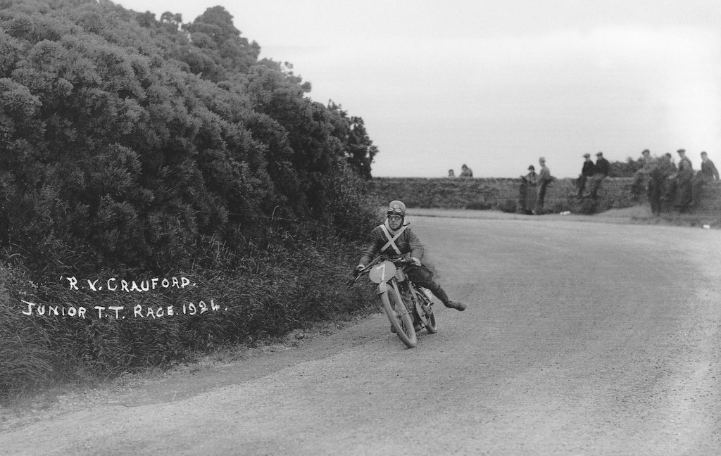 Roy in action: the Junior TT race 1924
